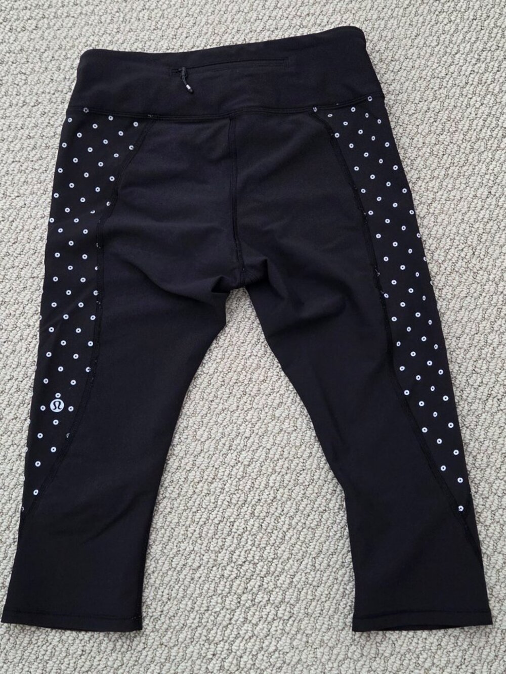 Lululemon Black Tight Stuff Crop Leggings Size 6
